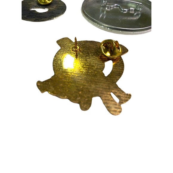 MIXED Vintage LOT 21 Pcs Various Enamel Pins Keychain Collection Sports - Picture 8 of 9